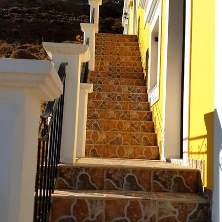 Gompos Apartment - Cozy Apartment Next To The Sea - Amazing Sea View سيمي المظهر الخارجي الصورة