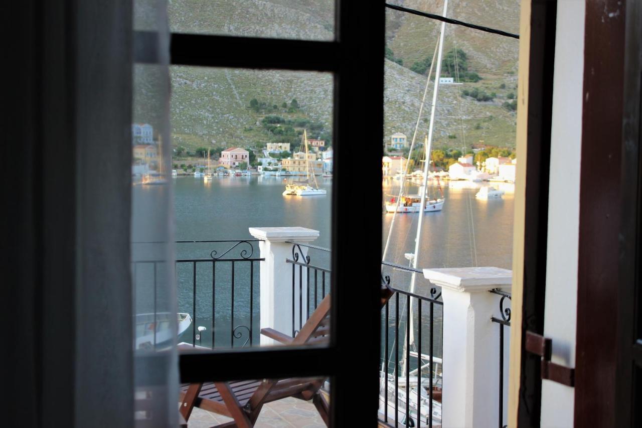 Gompos Apartment - Cozy Apartment Next To The Sea - Amazing Sea View سيمي المظهر الخارجي الصورة