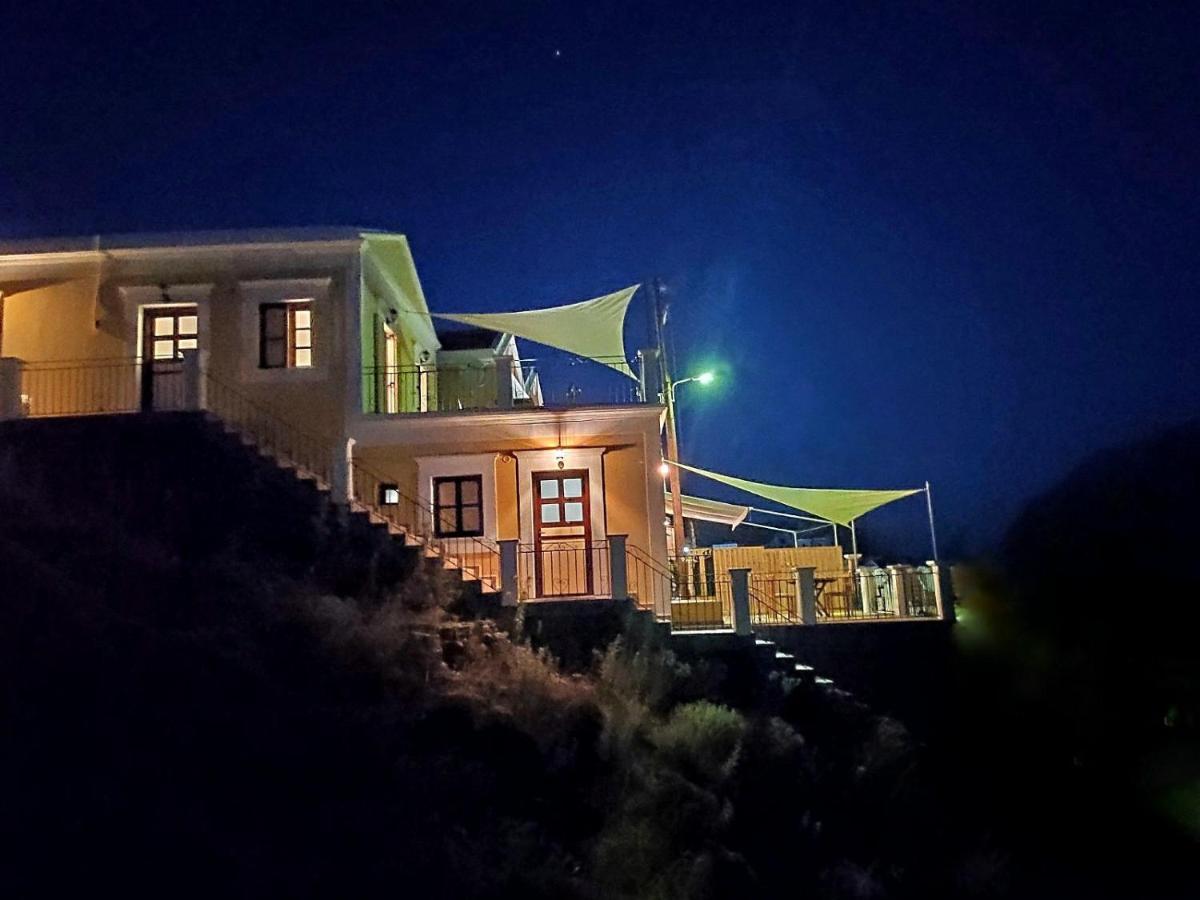 Gompos Apartment - Cozy Apartment Next To The Sea - Amazing Sea View سيمي المظهر الخارجي الصورة
