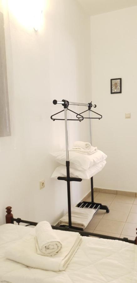 Gompos Apartment - Cozy Apartment Next To The Sea - Amazing Sea View سيمي المظهر الخارجي الصورة