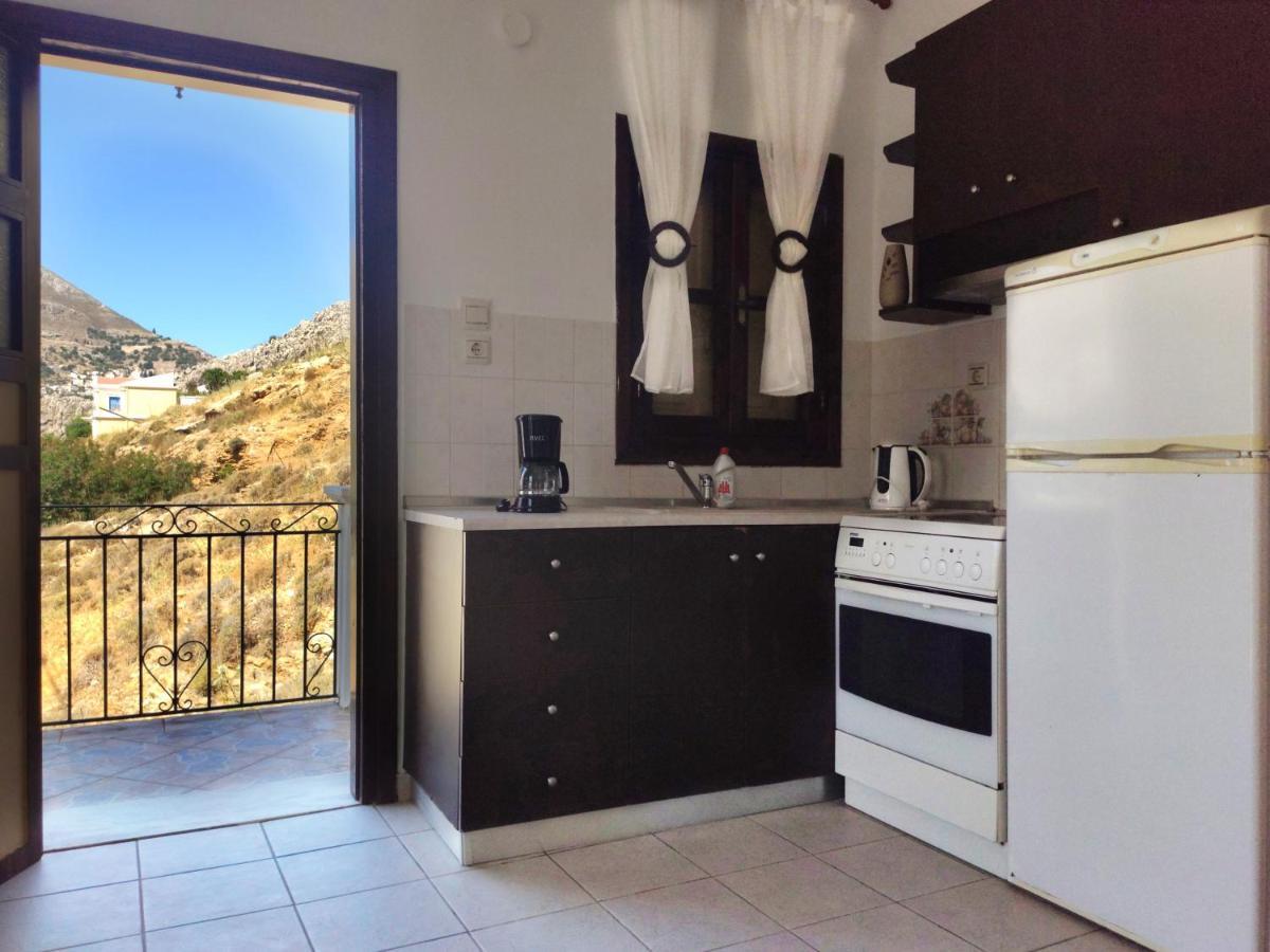 Gompos Apartment - Cozy Apartment Next To The Sea - Amazing Sea View سيمي المظهر الخارجي الصورة