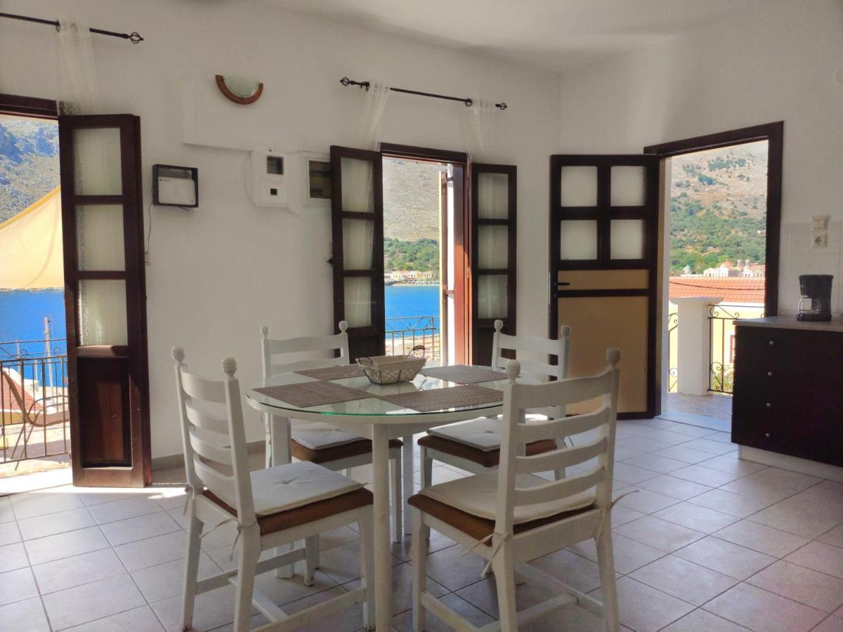 Gompos Apartment - Cozy Apartment Next To The Sea - Amazing Sea View سيمي المظهر الخارجي الصورة
