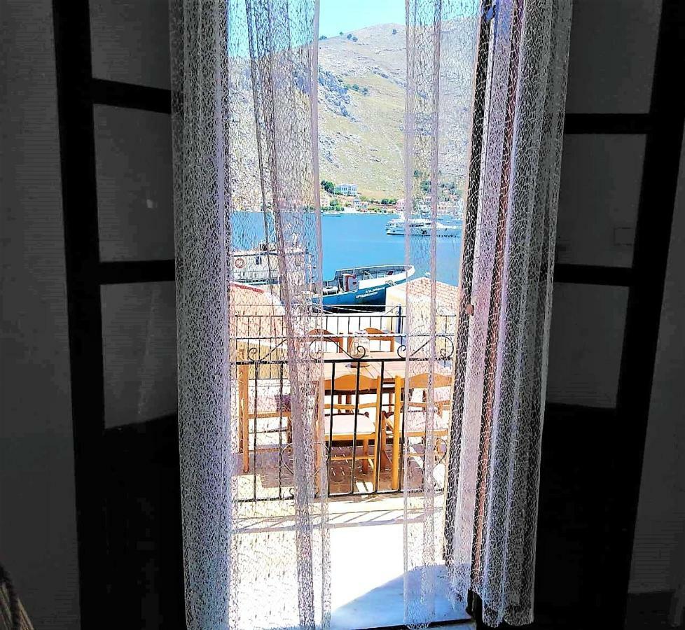 Gompos Apartment - Cozy Apartment Next To The Sea - Amazing Sea View سيمي المظهر الخارجي الصورة
